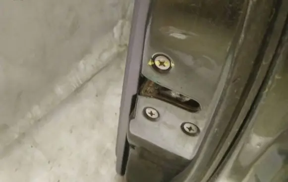 Ford Maverick Front door lock