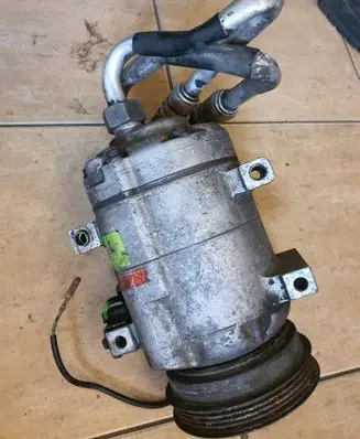 Volkswagen PASSAT B5 Air conditioning (A/C) compressor (pump) 8D0260805D 962J409627