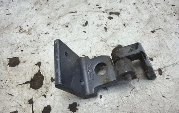 Audi A4 S4 B5 8D Rear door lower hinge 8D0833401