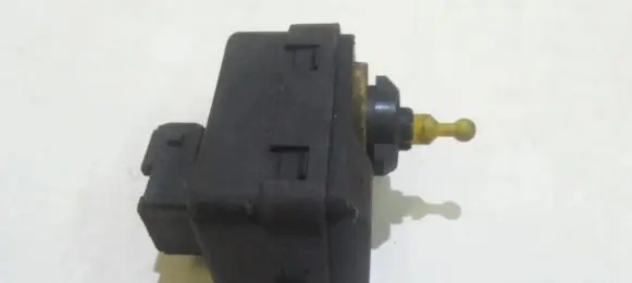 Renault Laguna I Headlight level adjustment motor 