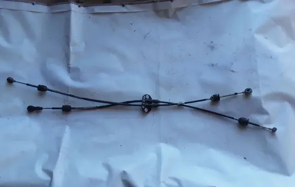 Ford Focus Gear shift cable linkage BV6R7E395GD