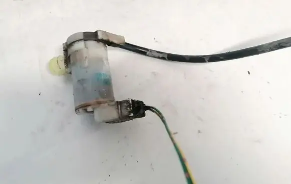 Nissan X-Trail T30 Windscreen/windshield washer pump 2224615a 2224615-a