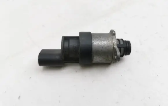 BMW 5 E60 E61 Fuel pressure sensor 0928400691 8892321507