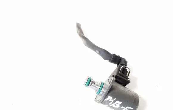 Mercedes-Benz E C207 W207 Hydraulic servotronic pressure valve 613664
