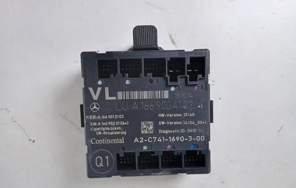 Mercedes-Benz CLA C117 X117 W117 Door control unit/module A1669004102