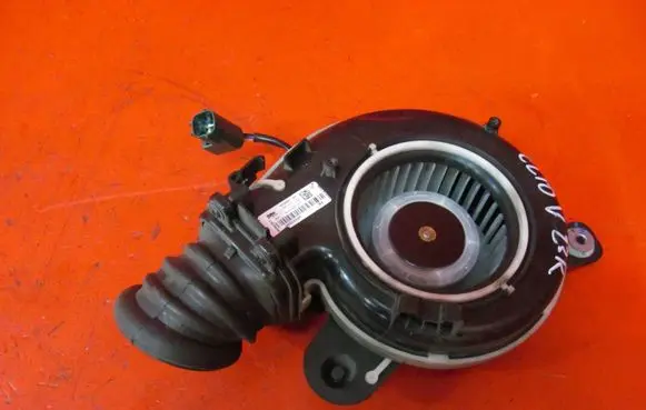 Renault Clio V Hybrid/electric vehicle battery fan 295S23200R