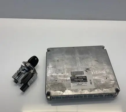 Toyota Sienna XL20 II Engine ECU kit and lock set 8966108093