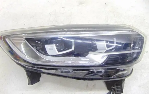 Renault Kadjar Headlight/headlamp 260105570R