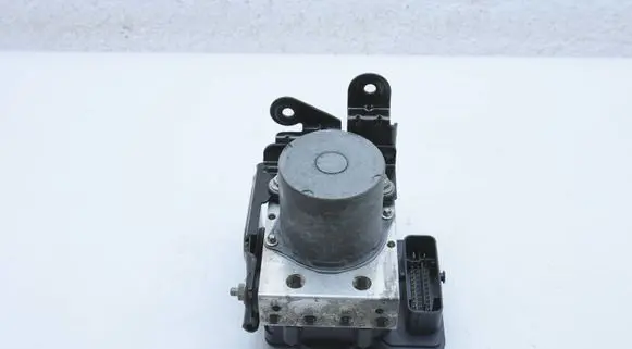 Mercedes-Benz Vito Viano W447 ABS Pump A4479008609
