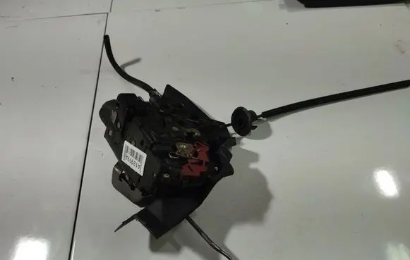 Audi A8 S8 D3 4E Rear door lock 4E9839350