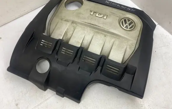 Volkswagen PASSAT B6 Engine cover (trim) 03G103967G 03G103967A 03G103967F