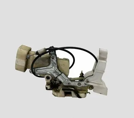 Toyota Yaris Verso Front door lock