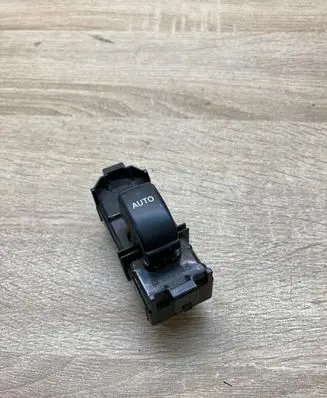 Toyota Corolla E120 E130 Electric window control switch 8403013031
