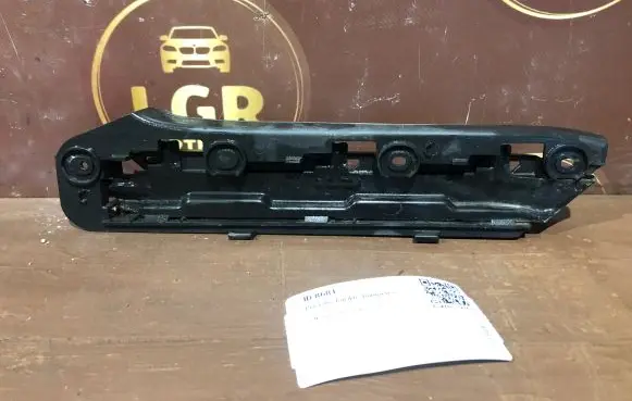 Volkswagen Touran I Front bumper mounting bracket 1T0807050 1T00807936