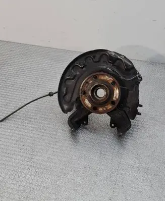 Volkswagen Polo V 6R Front wheel hub spindle knuckle 