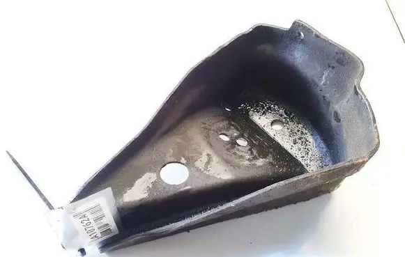Engine mounting bracket
