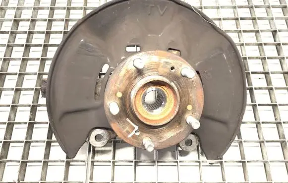 Honda Civic IX Front wheel hub spindle knuckle