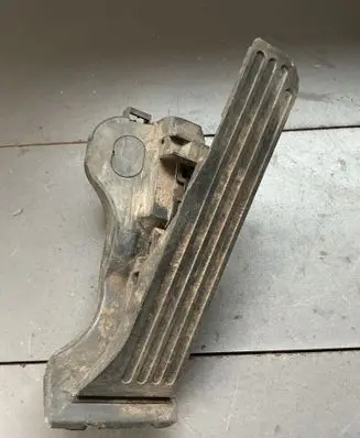 Volkswagen PASSAT B6 Accelerator throttle pedal 1K1721503L 6PV00860000