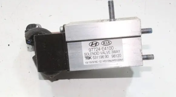 Hyundai Ioniq Air conditioning (A/C) expansion valve 97724E4100