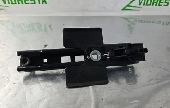 Ford Grand C-MAX Seat belt height adjuster 616773300