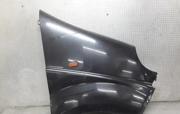 Opel Vivaro Fender