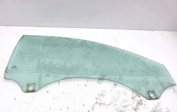 Audi A3 S3 8P Front door window glass four-door 