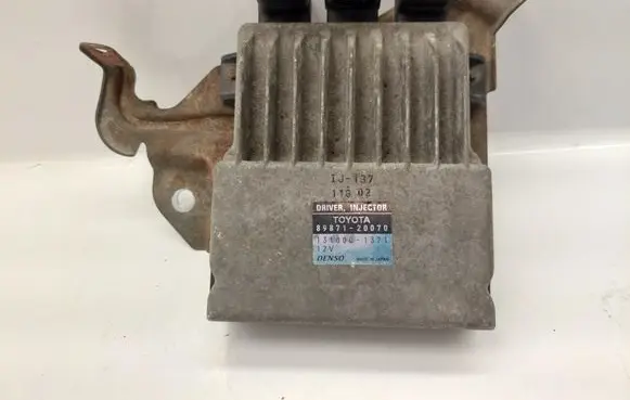 Toyota Corolla Verso AR10 Fuel injection control unit/module 8987120070 1310001371