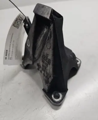 Audi A4 S4 B6 8E 8H Engine mounting bracket 8E0199308J