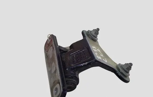 Mercedes-Benz C W204 Rear door lower hinge A047058
