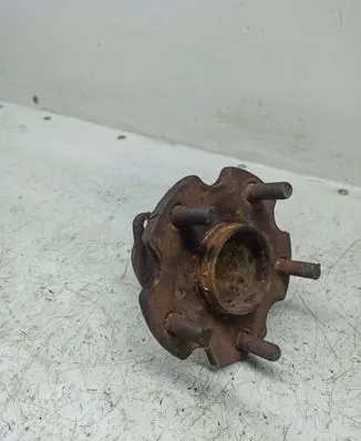 Toyota Avensis T250 Rear wheel hub