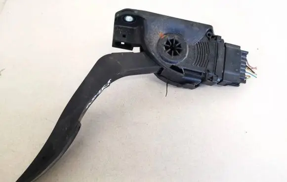 Ford Fiesta Accelerator throttle pedal 8v219f836aa 8v21-9f836-aa