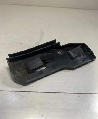 Volkswagen PASSAT B5.5 Front bumper mounting bracket 3B0807184E