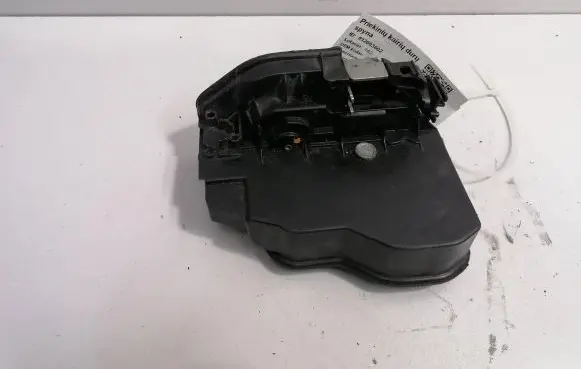 BMW 5 E60 E61 Coupe door lock (next to the handle) 7202145