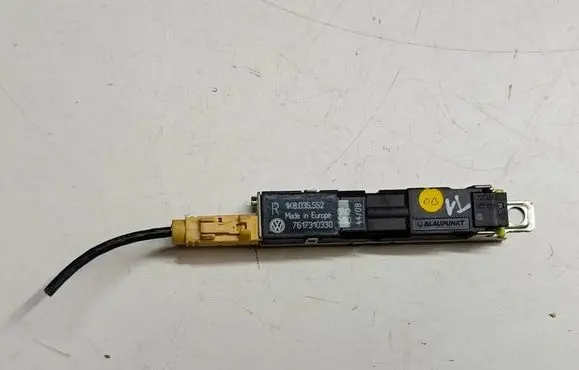 Volkswagen Scirocco Aerial antenna amplifier 1K8035552T1 1K8035552 7617310330