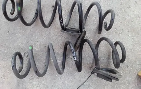 Toyota C-HR I Rear coil spring