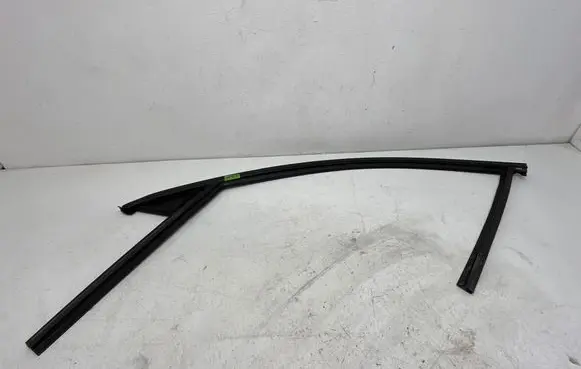 Volvo S60 Front door rubber seal 32274403