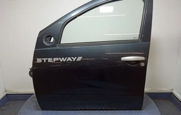 Dacia Sandero Front door