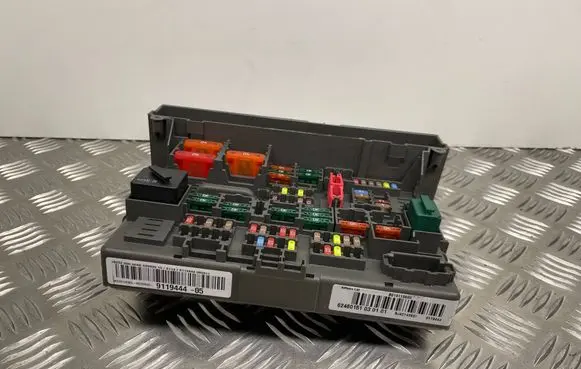 BMW 3 E92 E93 Fuse module 9119444