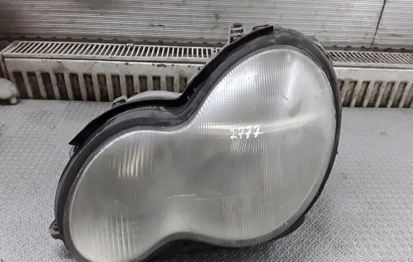 Mercedes-Benz C W203 Headlight/headlamp 0301166201