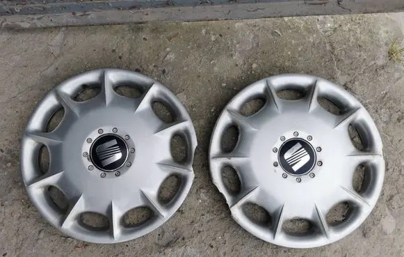 Seat Leon (1M) R15 wheel hub/cap/trim 1M0601147A