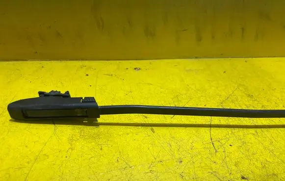 Renault Clio III Front wiper blade arm 8200832055
