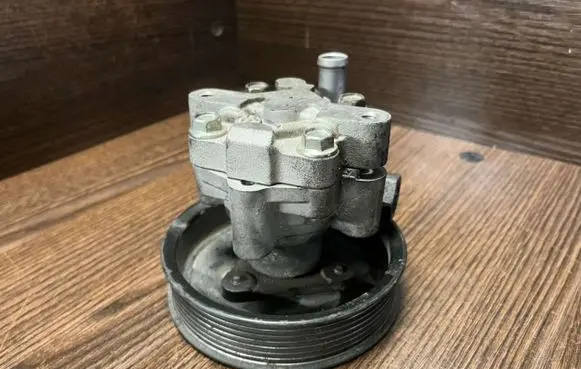 Renault Master III Power steering pump 8200357347