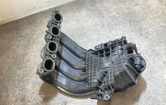 Dacia Duster II Intake manifold 140036159R