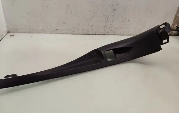 Front sill trim cover