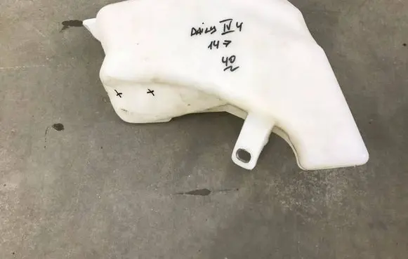 Iveco Daily 6th gen Windshield washer fluid reservoir/tank 5801566048