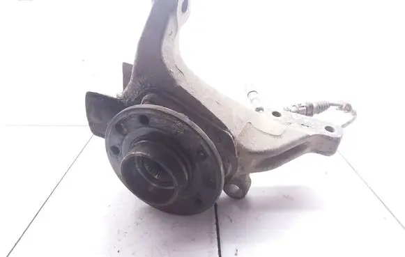 Opel Signum Front wheel hub 24418887