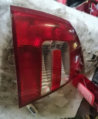 Skoda Octavia Mk2 (1Z) Rear/tail lights 1Z5945111A 1Z5945095A