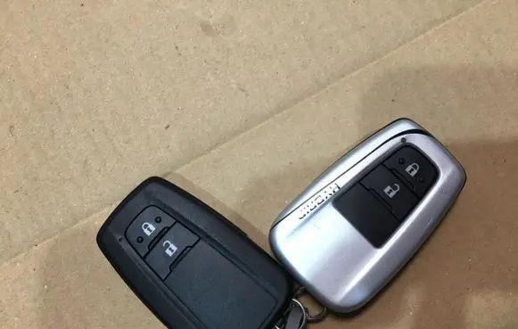 Toyota C-HR I Ignition key/card 