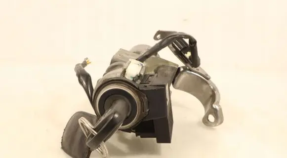 Toyota Avensis T250 Ignition lock 