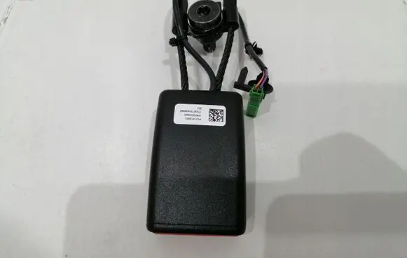 Volvo XC90 Seat belt trim 
